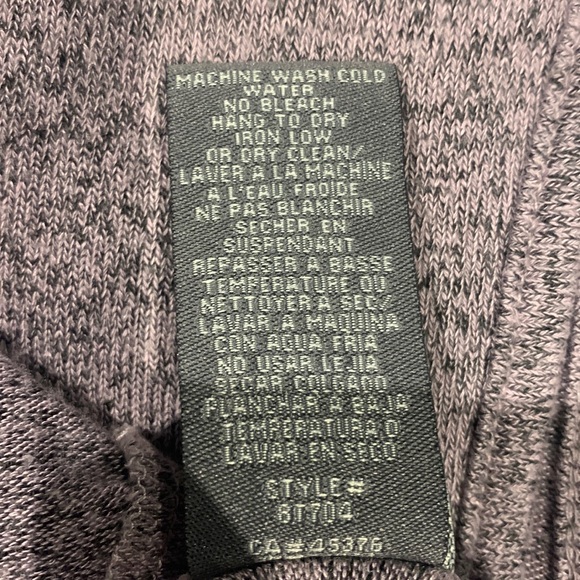 Women’s cold shoulder sweater from Suzy Shier - Picture 4 of 6